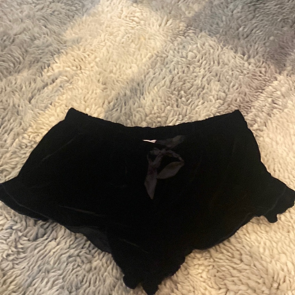 Adorable velvet Victoria’s Secret tie shorts, XL